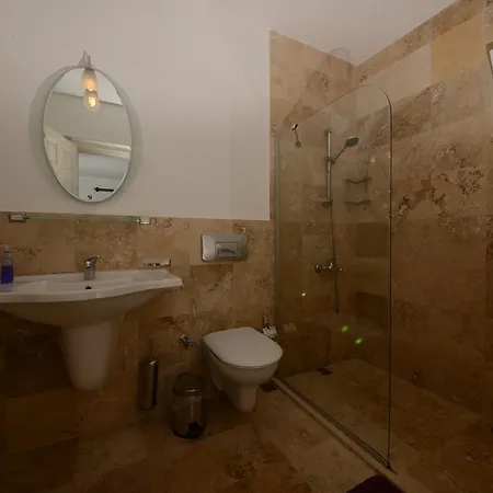 Lilyum Villa *